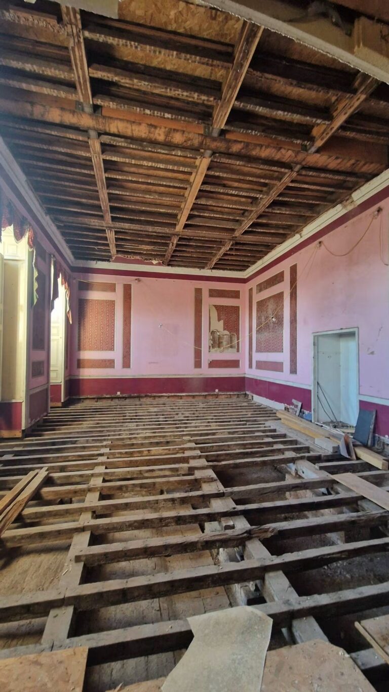Heritage building renovation and restoration contractors UK